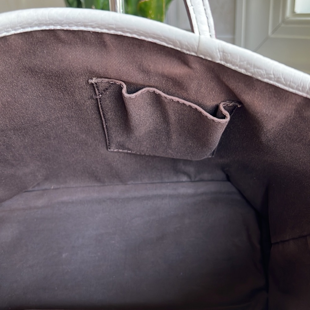 Dolce and Gabbana handbag - Picture 9 of 11